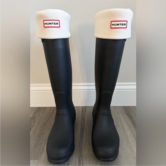 Hunter Tall Rain Boots with Fleece Tall Boot Sox - Picture 2 of 14